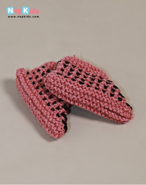 Hand Knitted Mix Color Criss Cross Pattern Glitter Thread Woolen Socks/Booties For Children-Winter Wear 